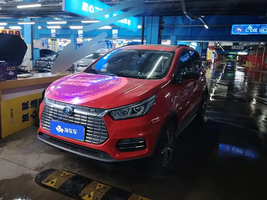 BYD Yuan New Energy 2018 EV360 Smart Connected Cool Edition