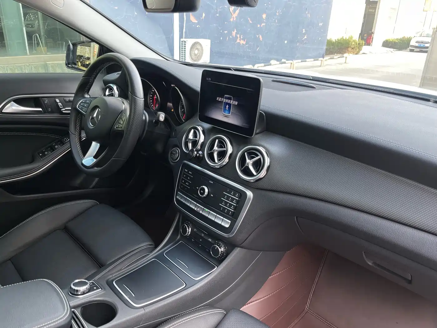 Mercedes-Benz GLA 2018 GLA 220 4MATIC Sport фото 10