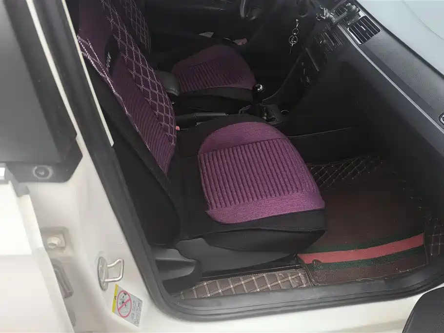 Volkswagen Santana 2015 1.4L Manual Trend Edition фото 8
