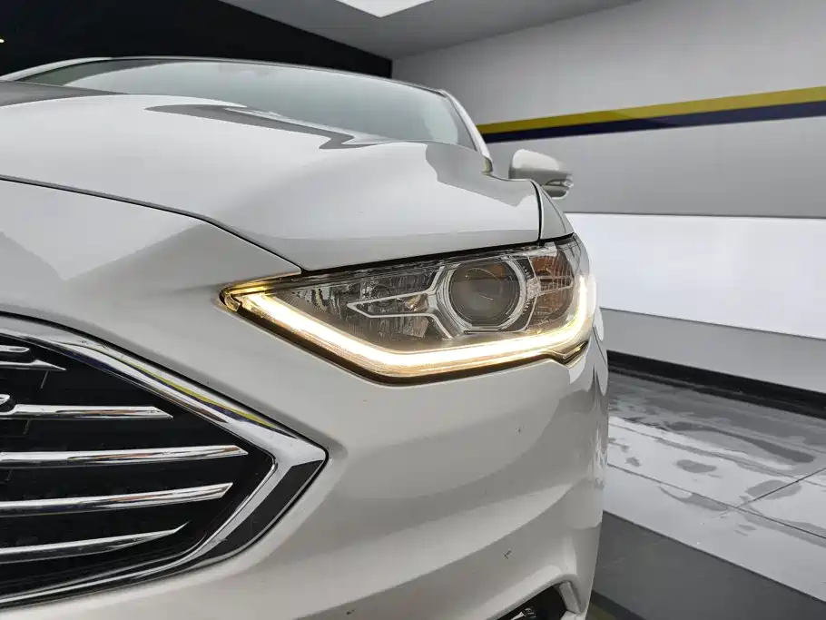 Фото 5 - Ford Mondeo