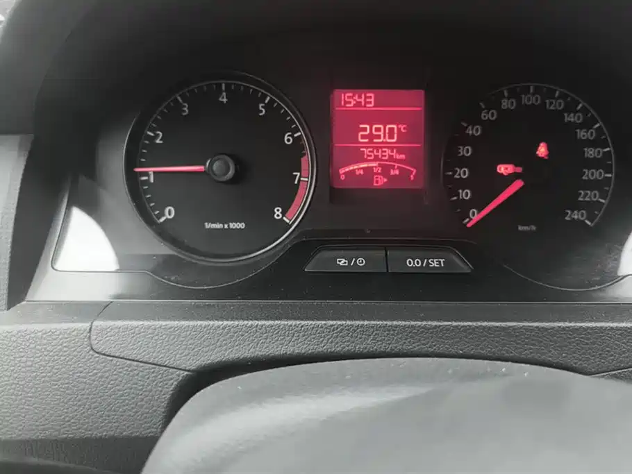 Volkswagen Santana 2015 1.4L Manual Trend Edition фото 14