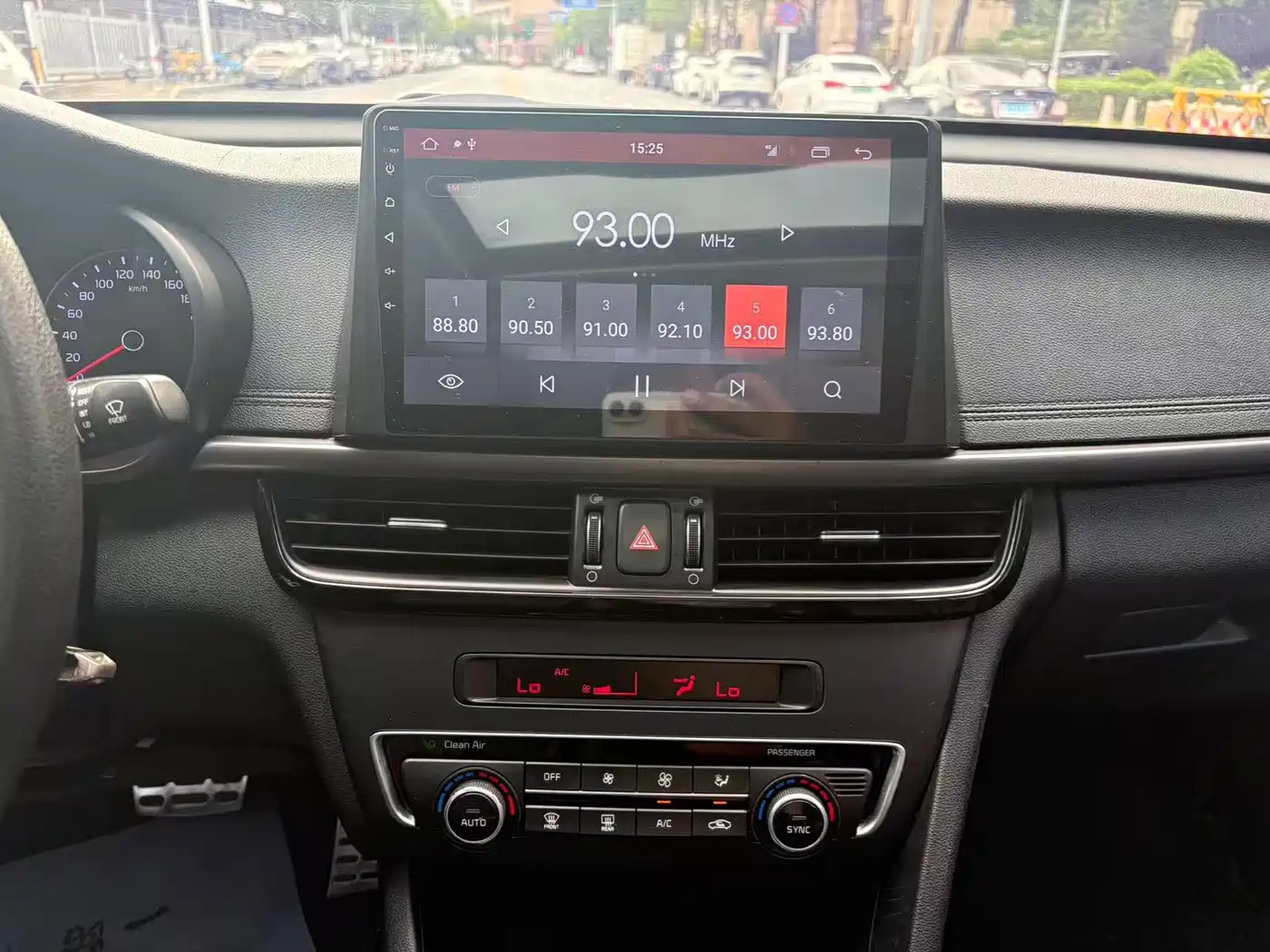 Photo 11 - Kia K5