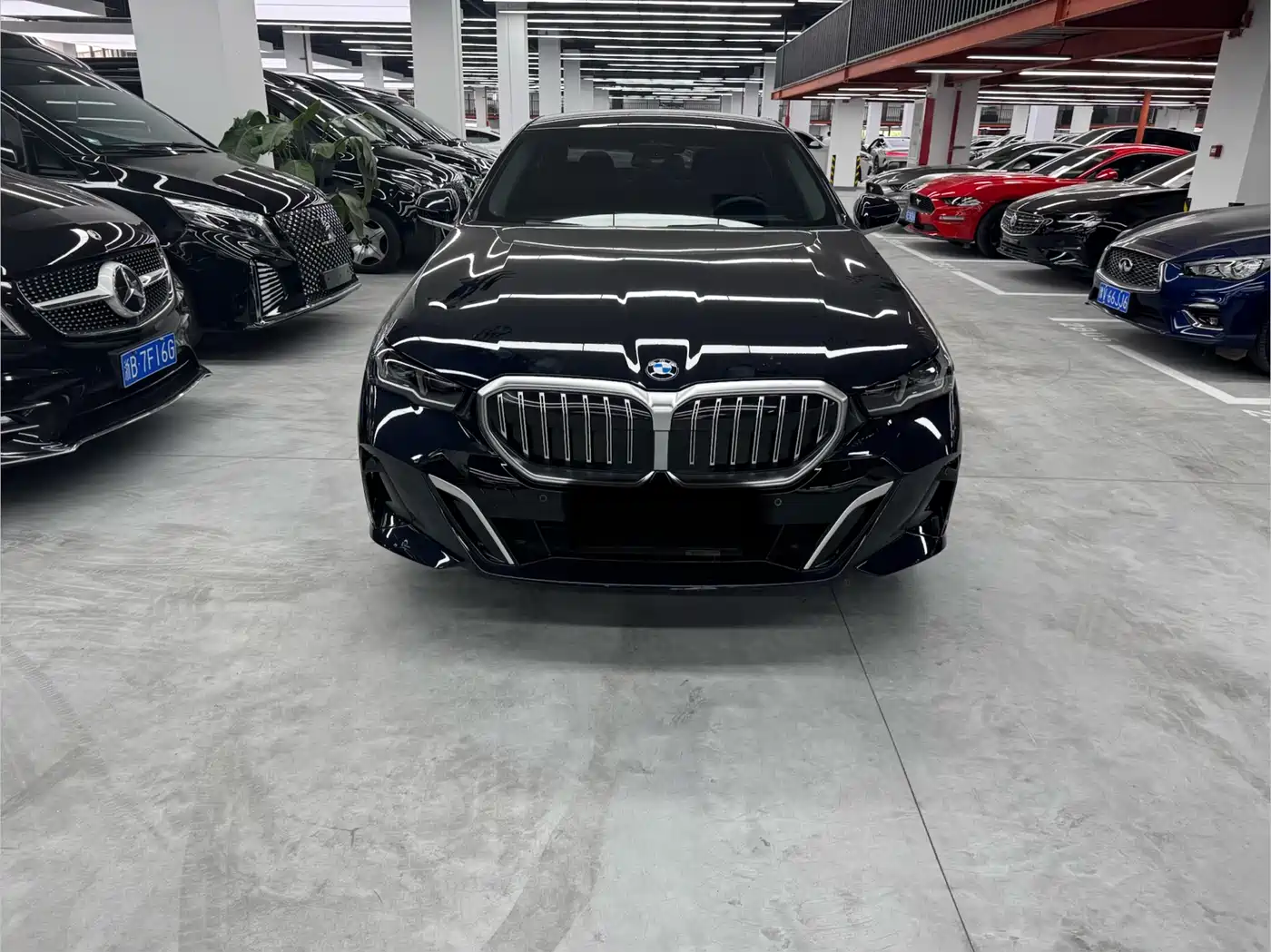 BMW 5 Series 2024 525Li M Sport Package фото 2
