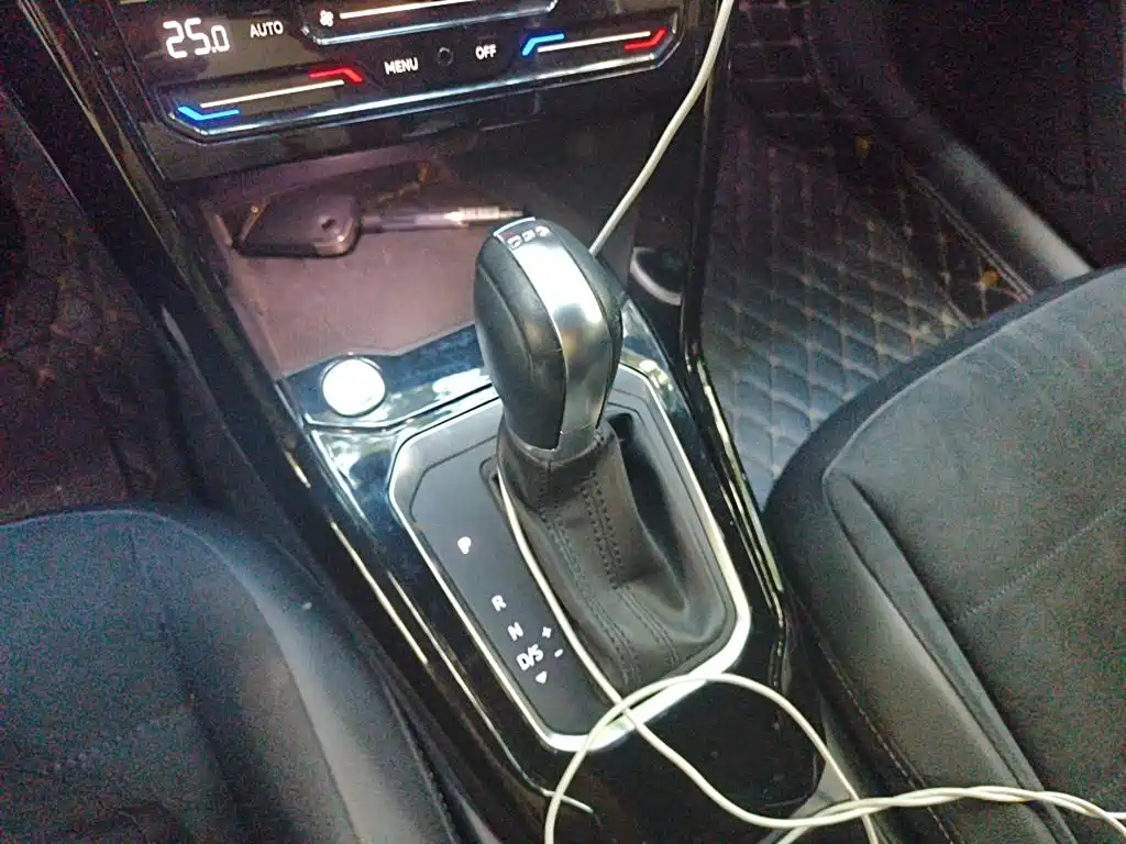 Photo 7 - Volkswagen T-ROC