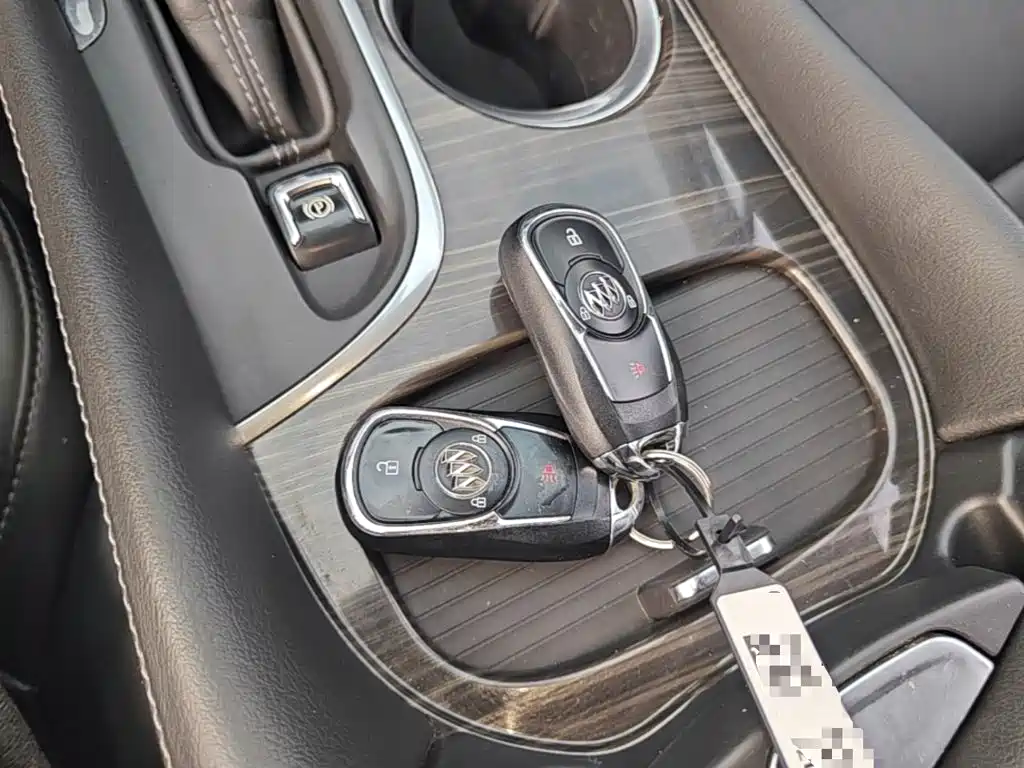Фото 9 - Buick Envision Plus