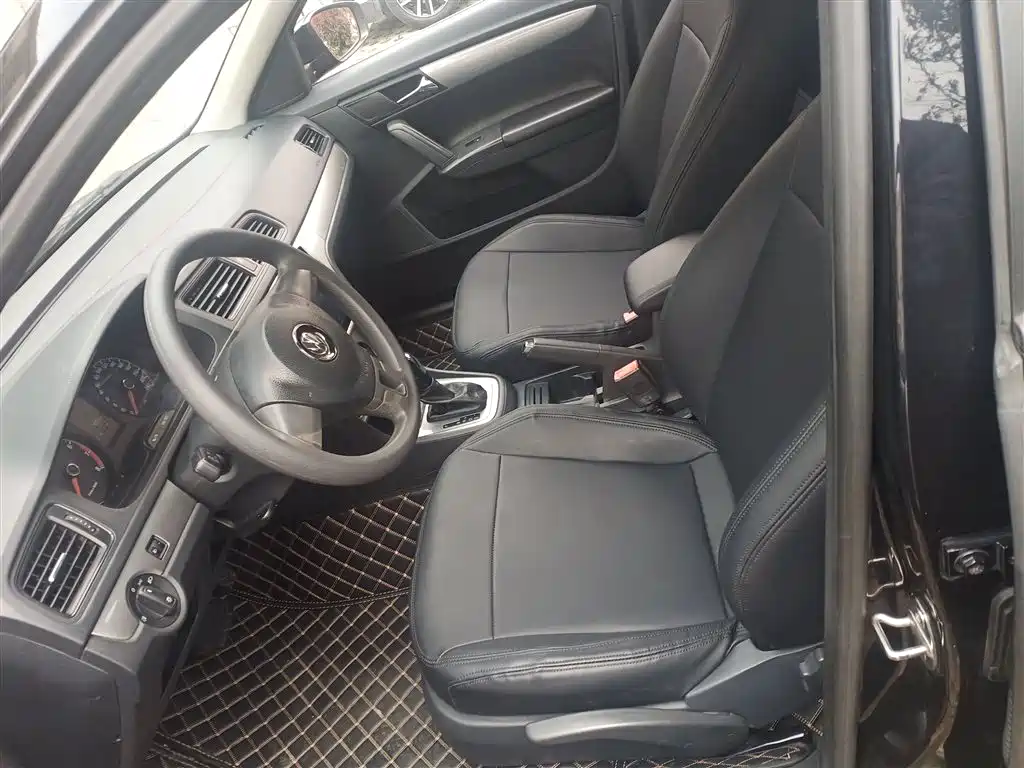 Volkswagen Lavida 2015 1.6L Automatic Trend Edition фото 14