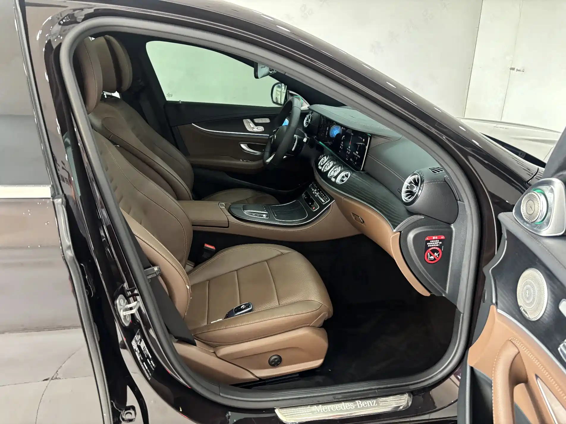 صورة 27 - Mercedes-Benz E-Class