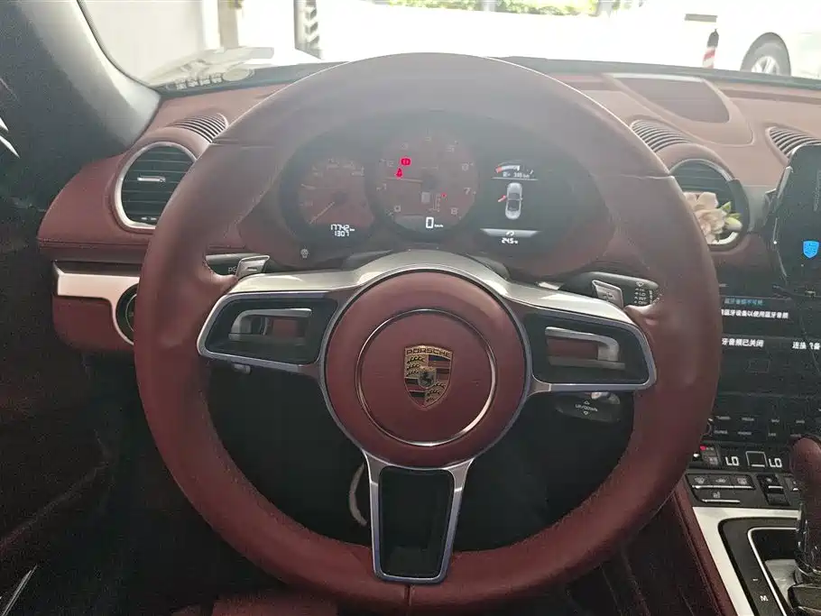 Porsche 718 2022 Boxster 2.0T фото 15