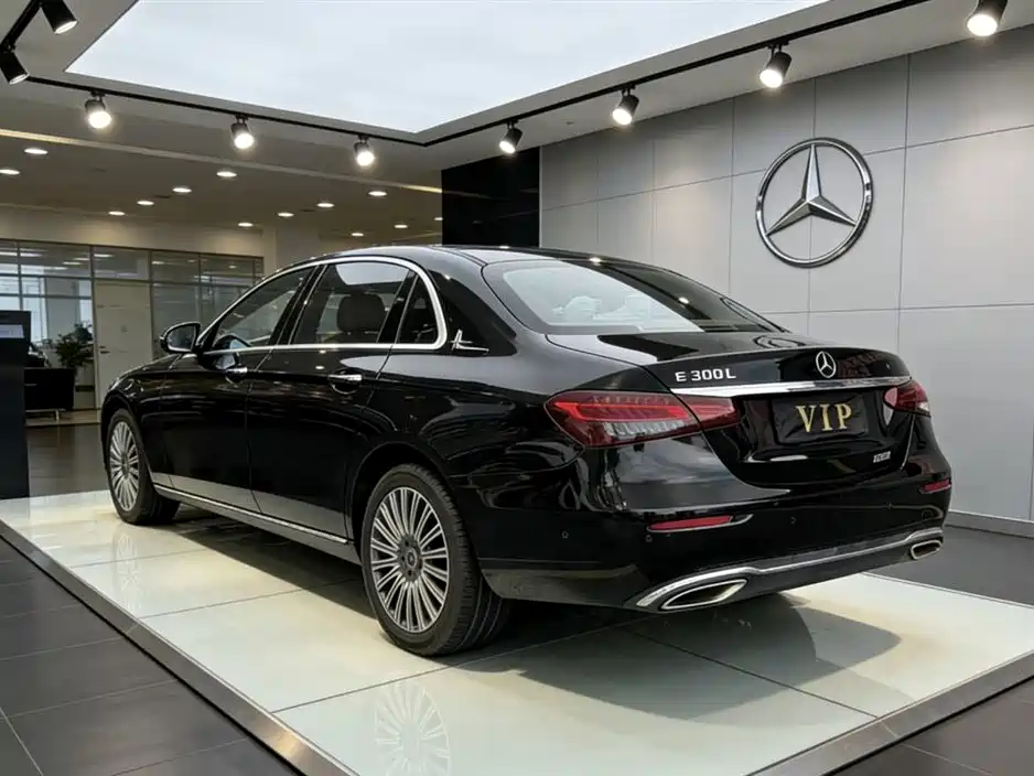 Mercedes-Benz E-Class 2021 E 300 L Fashion фото 6