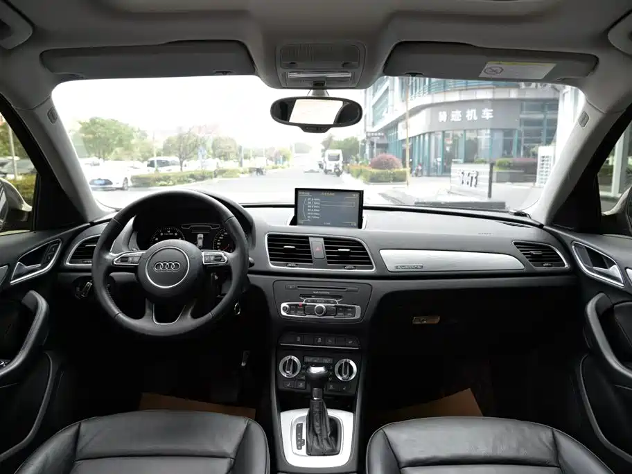 Audi Q3 2015 35 TFSI quattro Technology фото 12