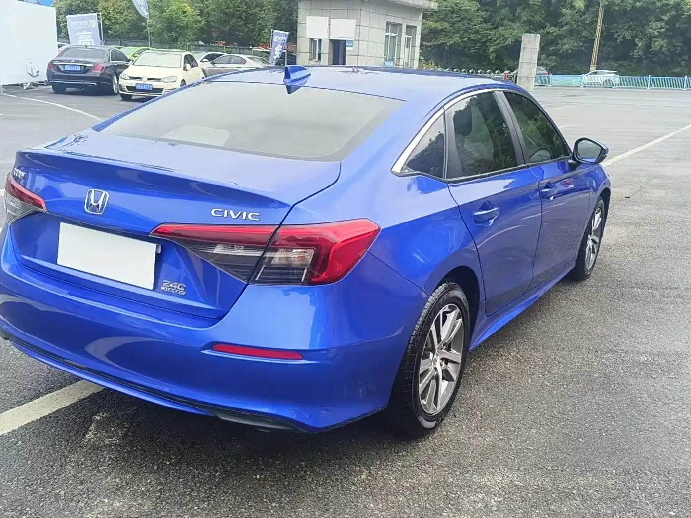 Фото 10 - Honda Civic