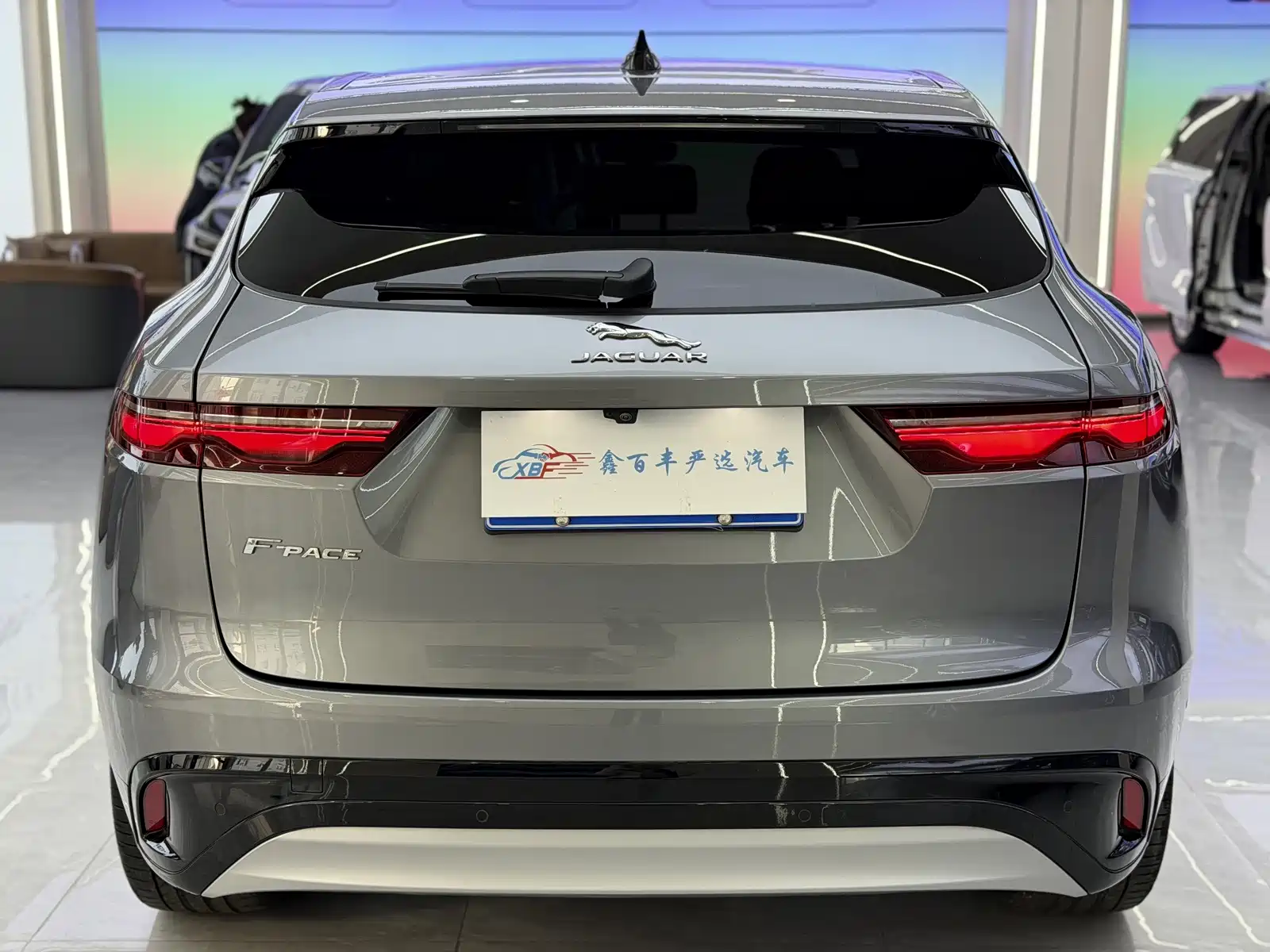 Фото 9 - Jaguar F-PACE