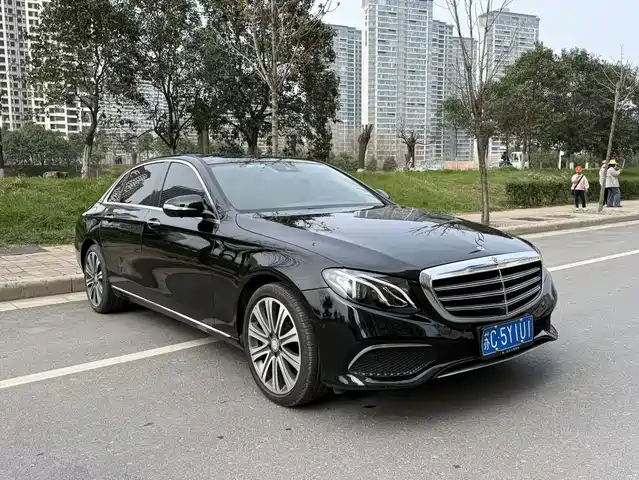 MERCEDES-BENZ E CLASS