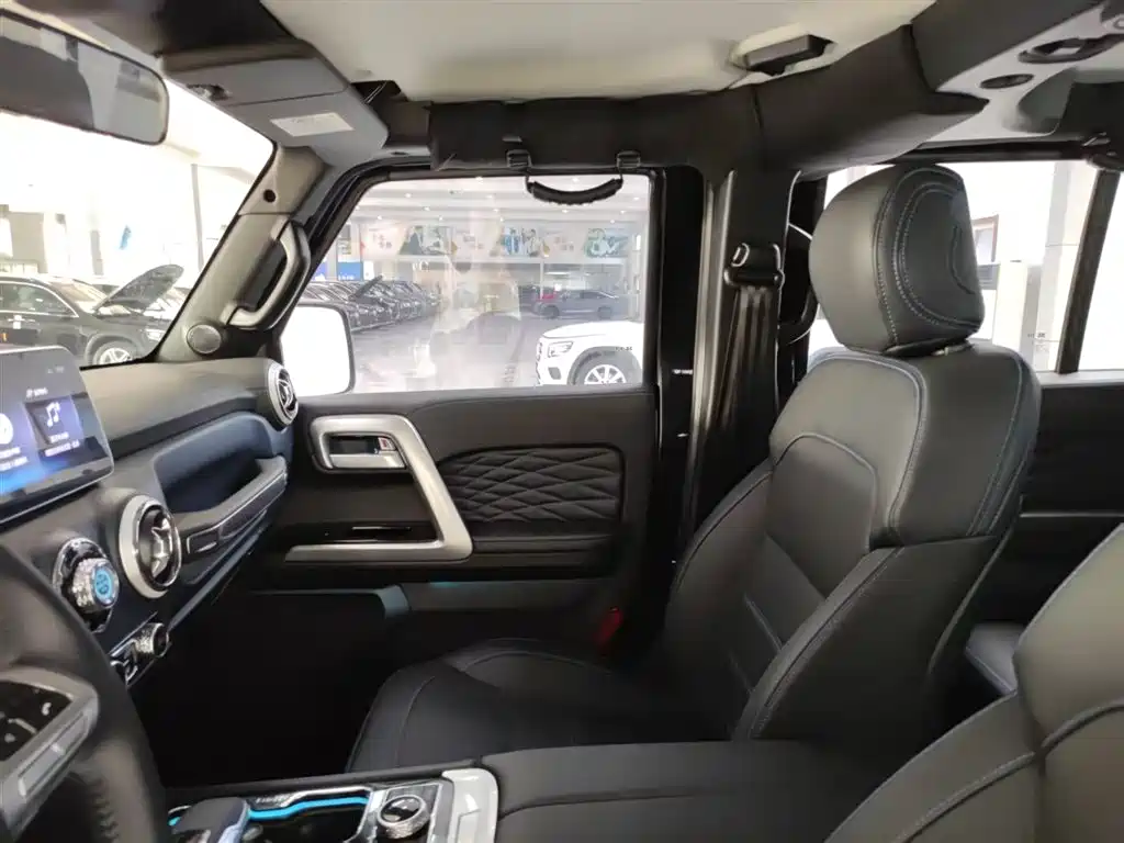 BAIC ORV Beijing Offroad BJ40 2024 2.0T Urban Hunter Glory Edition фото 6