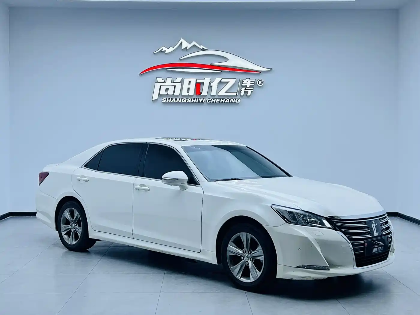 Toyota Crown 2015 2.5L Smart Edition фото 3