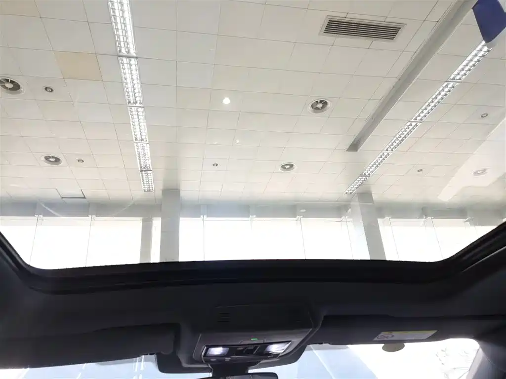 Volkswagen Tiguan L 2024 PRO 380TSI 4WD R-Line Premium Edition фото 18