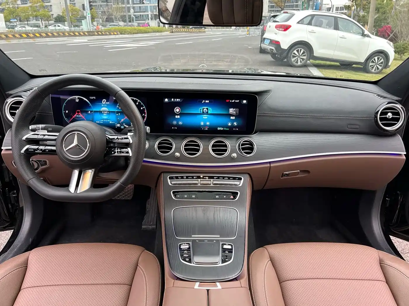 Mercedes-Benz E-Class 2023 E 300 L Fashion фото 6