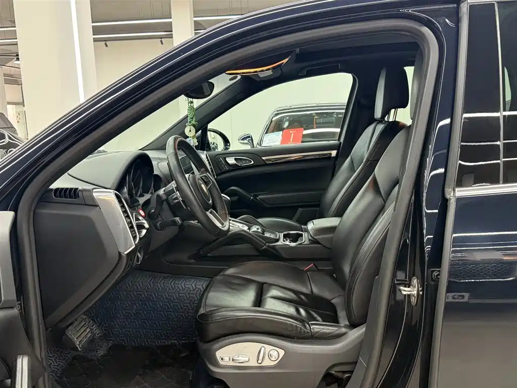 Porsche Cayenne 2016 Cayenne Platinum Edition 3.0T фото 4