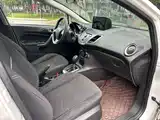 Фото 16 - Ford Fiesta