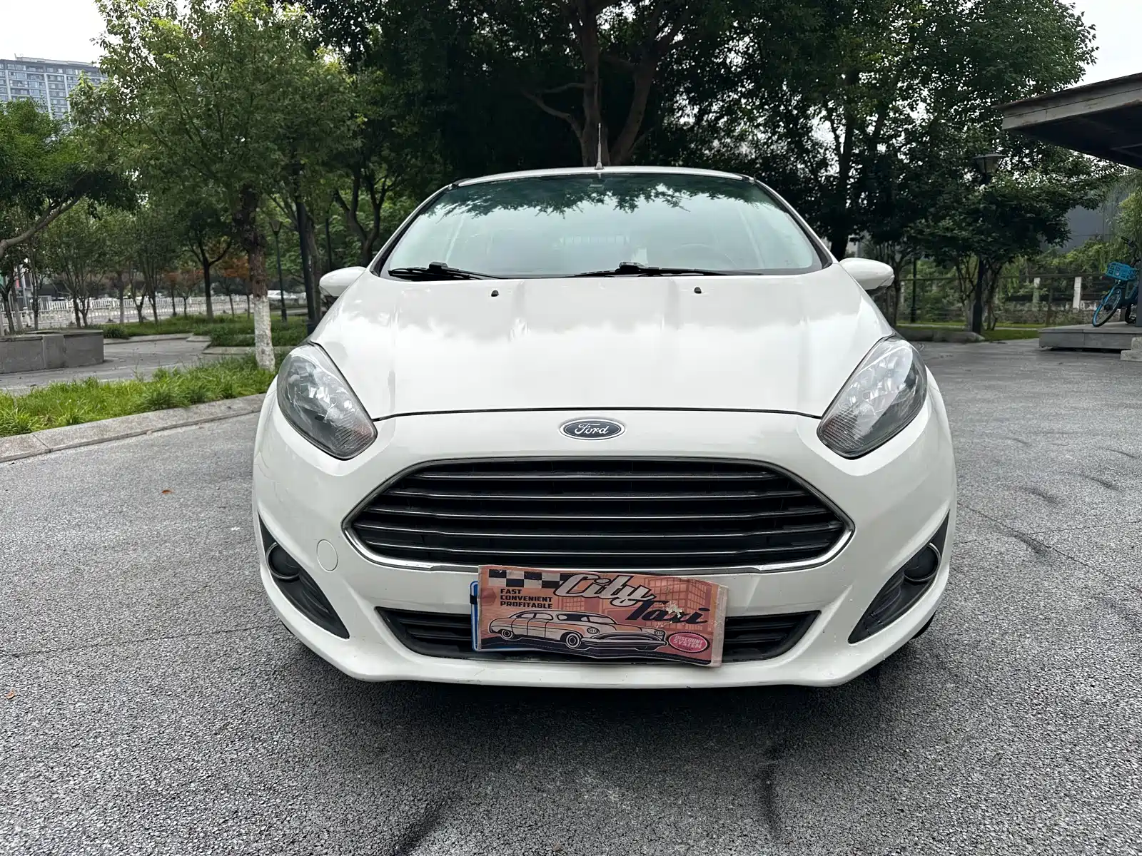 Фото 2 - Ford Fiesta