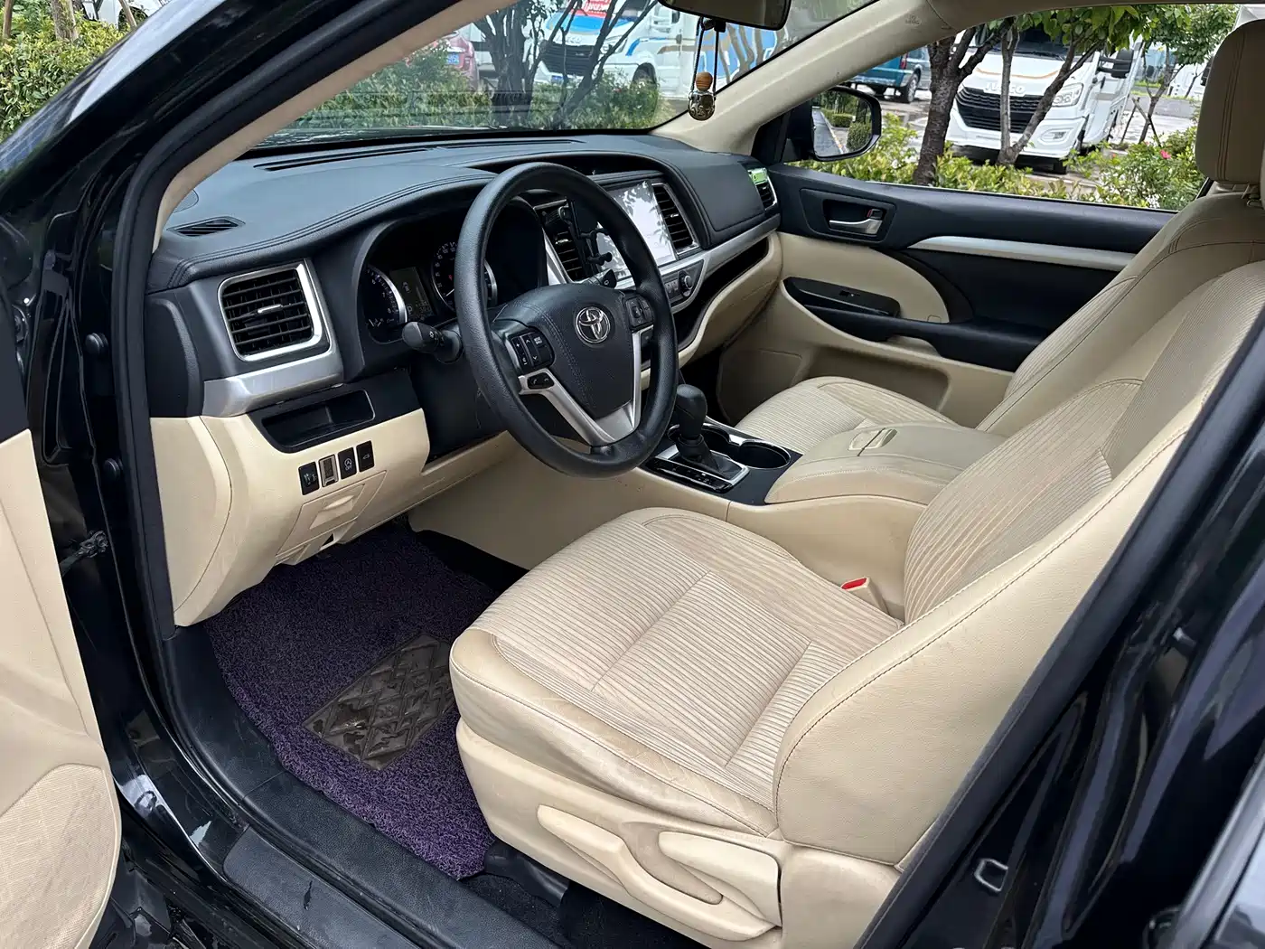 Фото 17 - Toyota Highlander