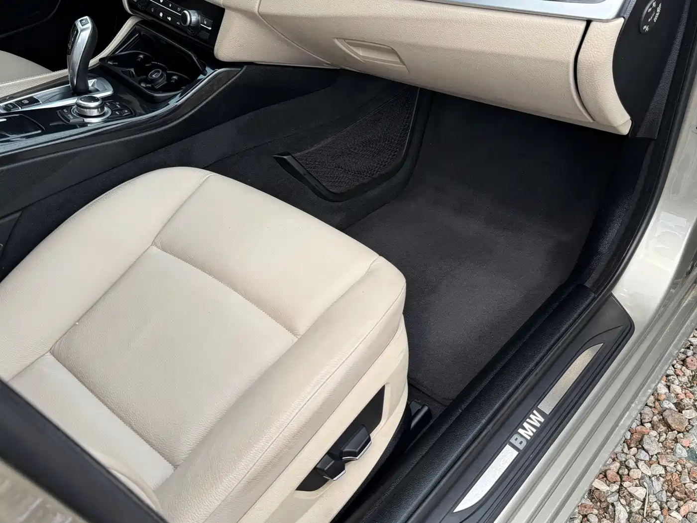 صورة 4 - BMW 5 Series