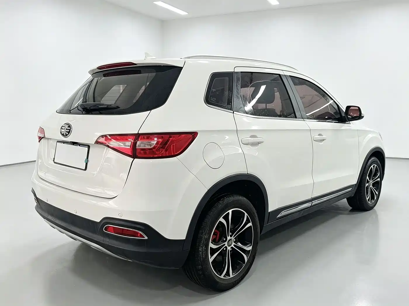 FAW Senya R7 2018 2017 Model 1.6L Automatic Smart