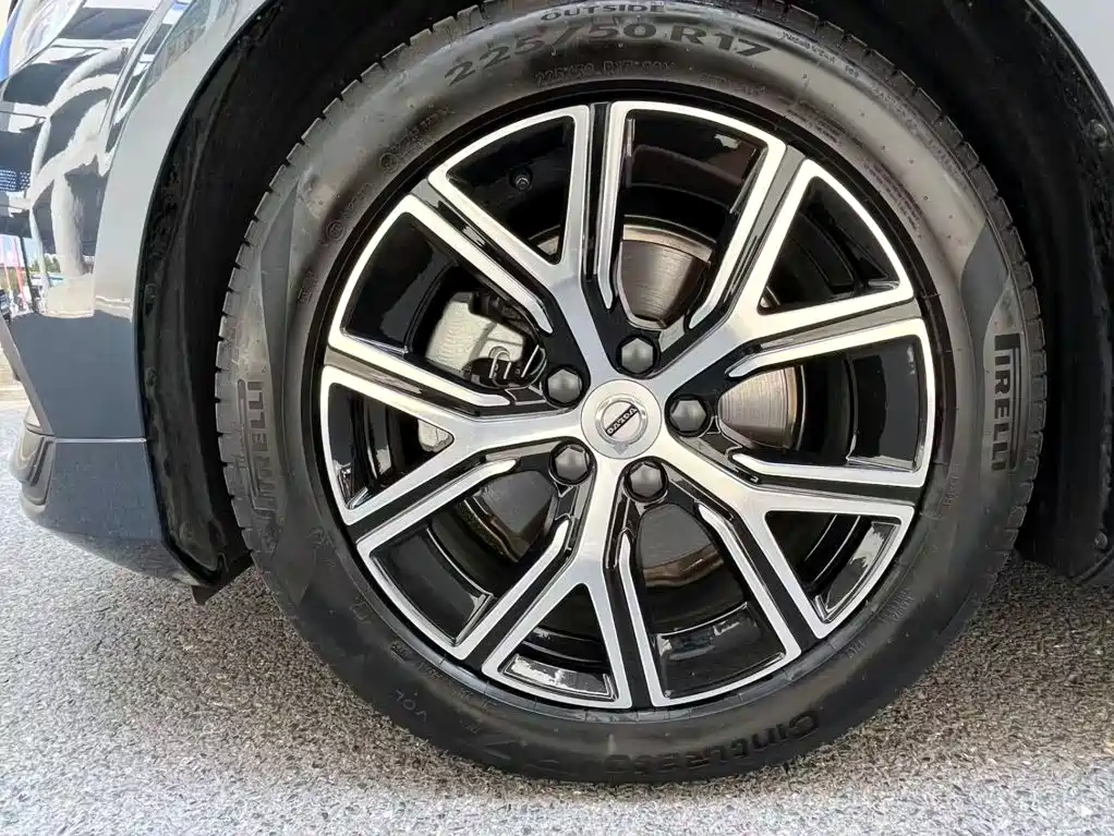 Фото 6 - Volvo S60