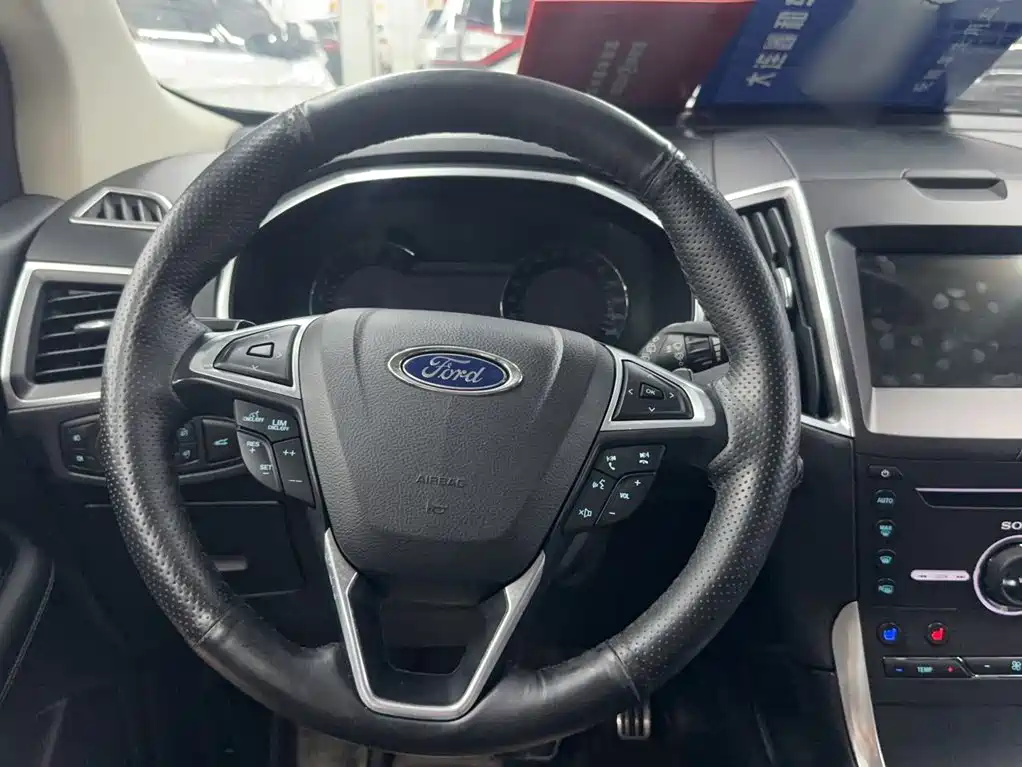 Фото 3 - Ford Edge