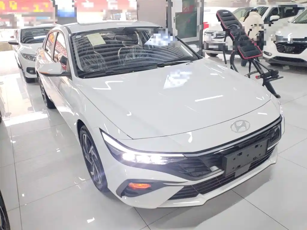 Hyundai Elantra 2023 1.5L CVT GLX Elite Edition фото 23