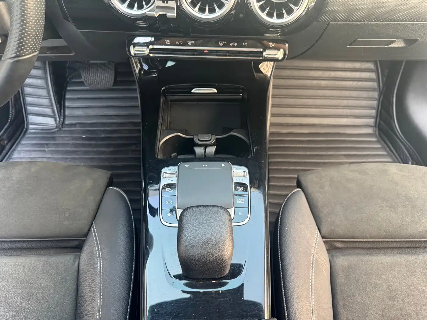 Mercedes-Benz A-Class 2019 A 200 L Sport Sedan фото 9