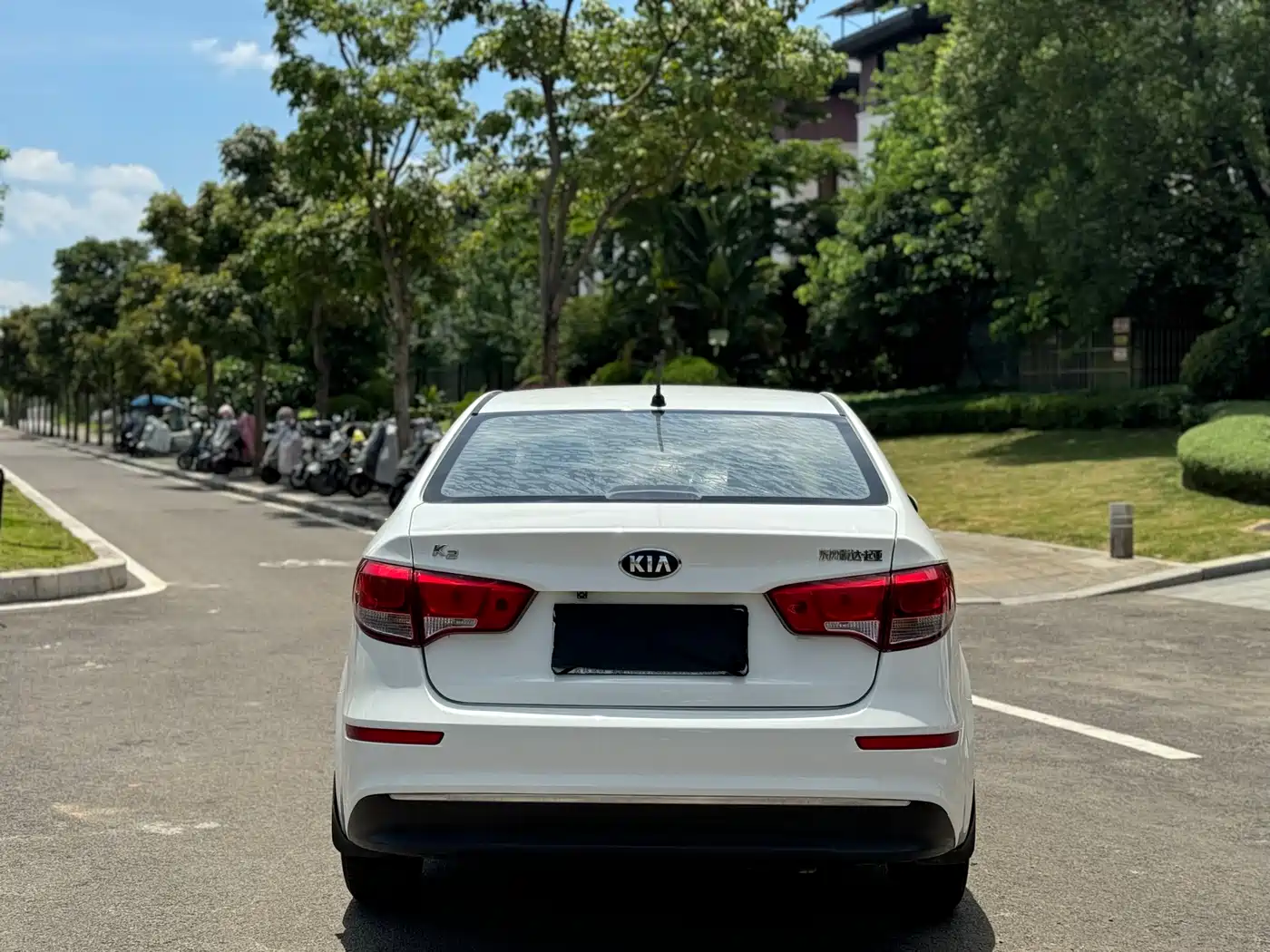 Kia K2 2017 2015 Sedan 1.4L AT GLS