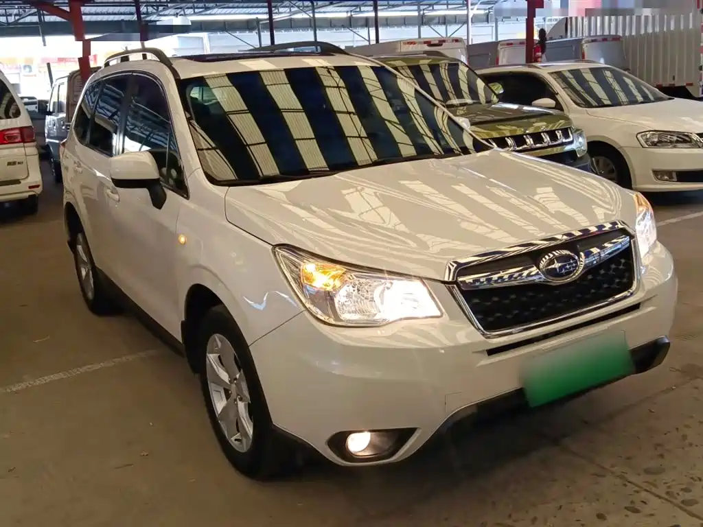 Subaru Forester 2014 2.0i Automatic Luxury Edition фото 4