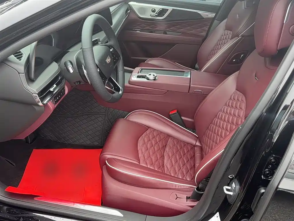 Cadillac CT6 2026 Model 28T Flagship Edition фото 12