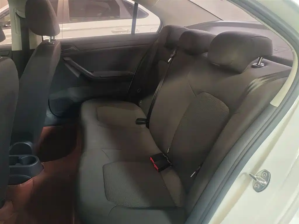 Volkswagen Jetta 2017 1.4L Manual Fashion фото 17