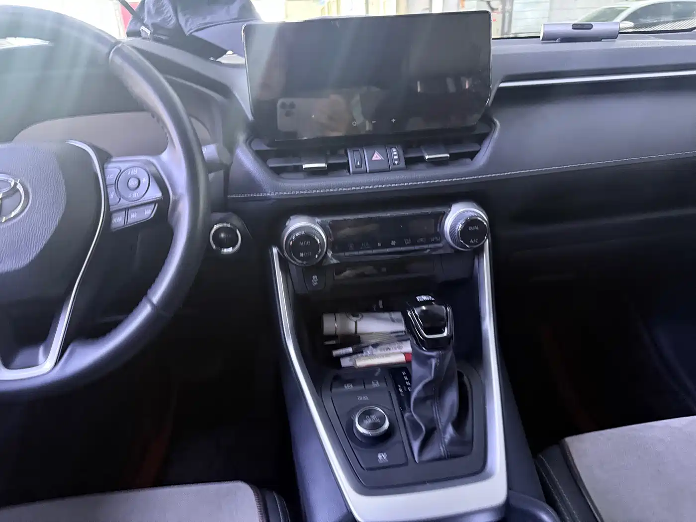 Toyota Wildlander 2024 Hybrid 2.5L E-CVT FWD Luxury PLUS Edition фото 12