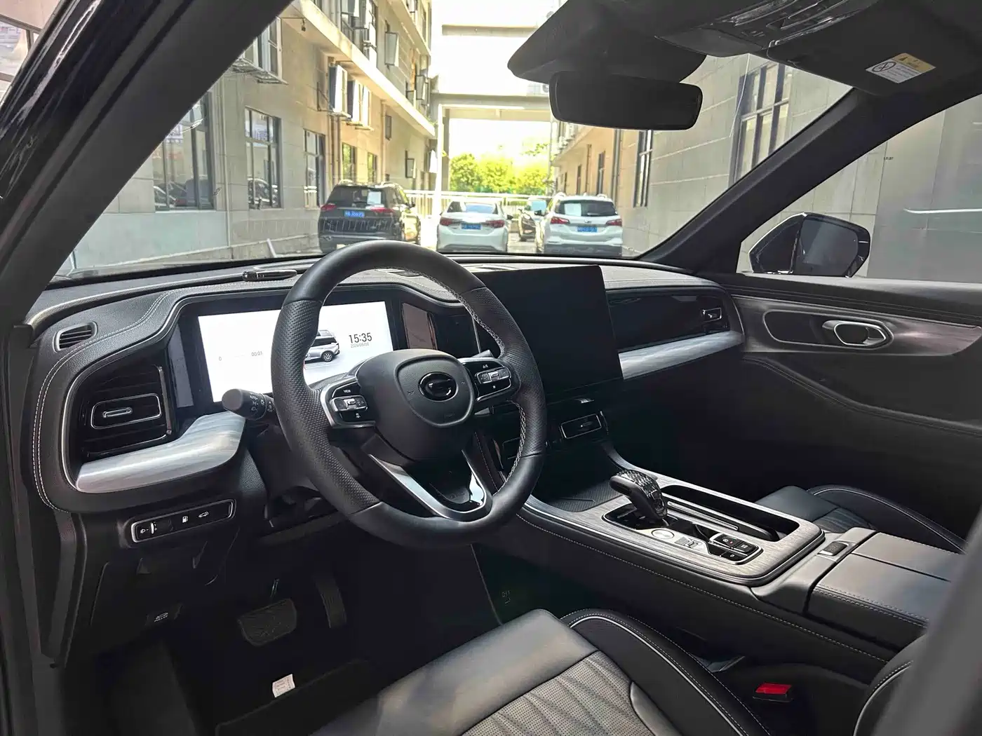 GAC Trumpchi Trumpchi GS8 2025 2025 Pilot Series 2.0TGDI 2WD Luxury Edition 5-seater