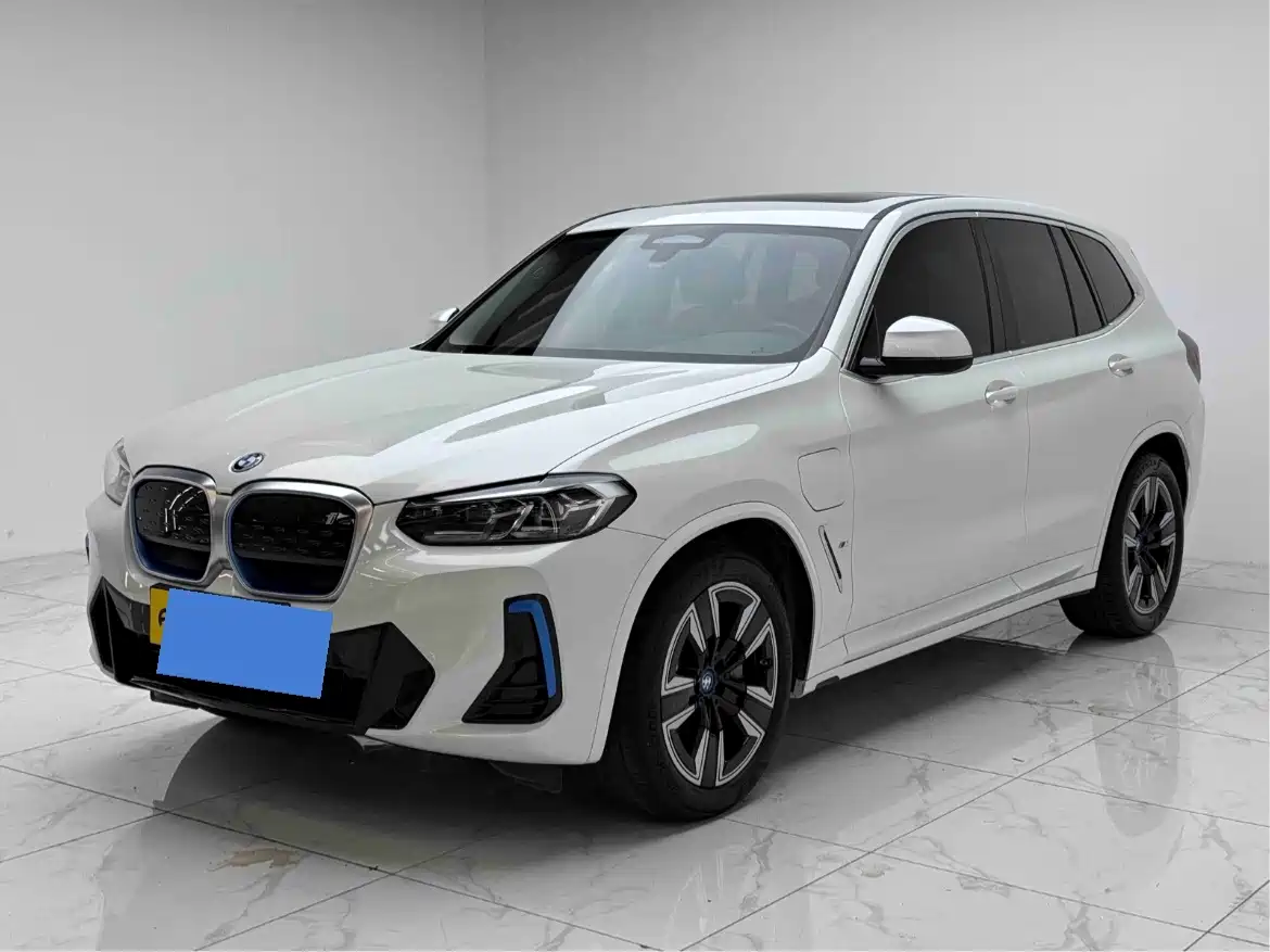 BMW iX3 2022