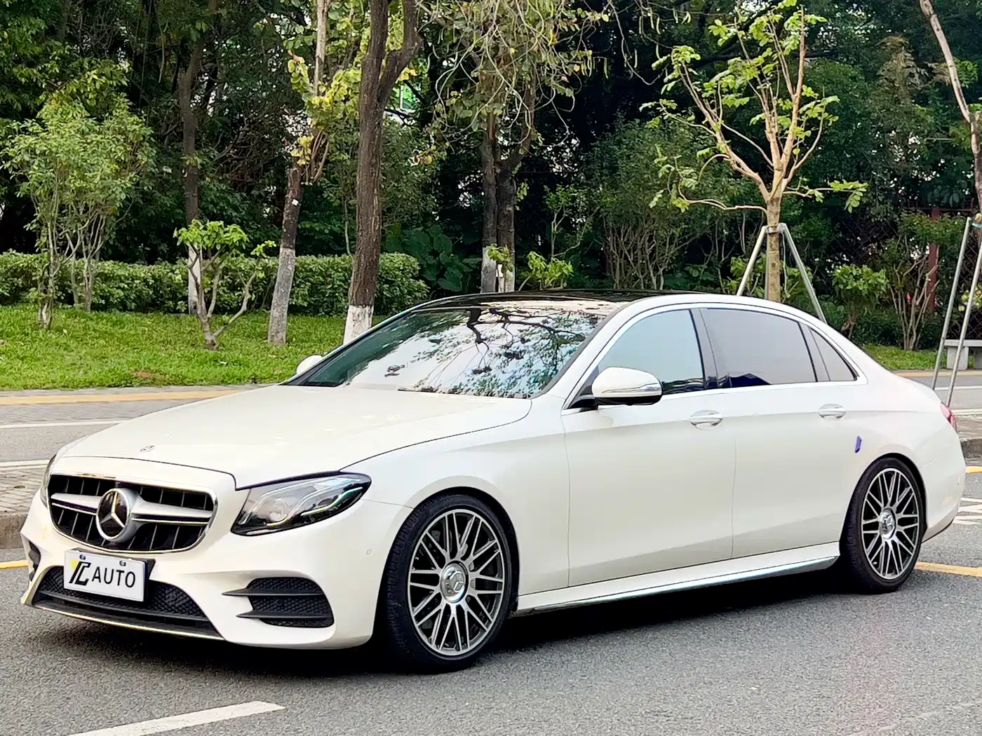 Mercedes-Benz E-Class 2017 E 320 L Sport 4MATIC