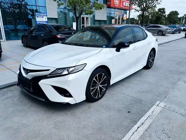 Toyota Camry 2019