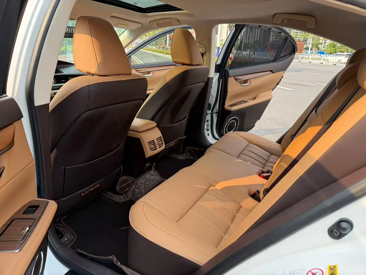 Lexus ES 2015 250 Elegance Edition фото 7