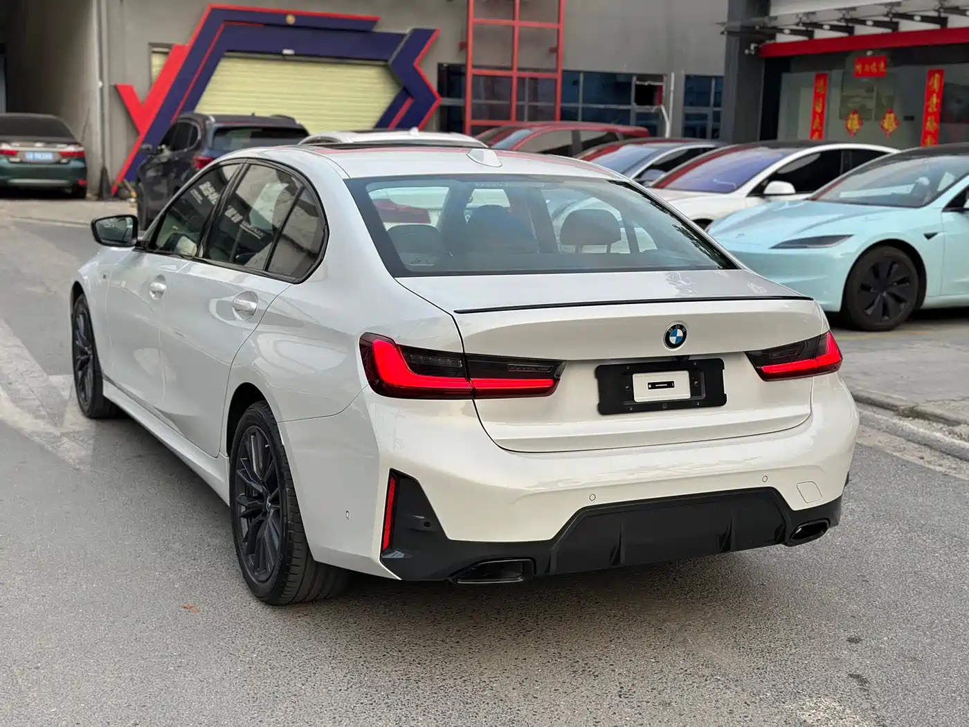 BMW 3 Series 2024 325Li M Sport Shadowline Package фото 16