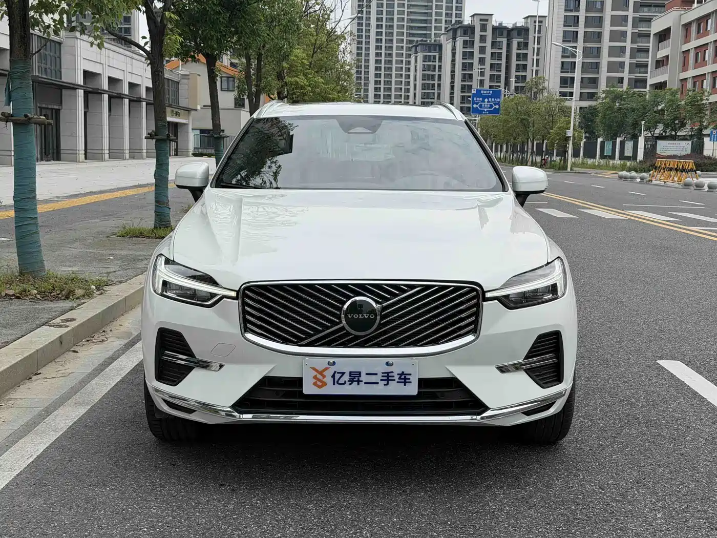 Volvo XC60 2025 2026 Model B5 AWD Smart Elite Luxury