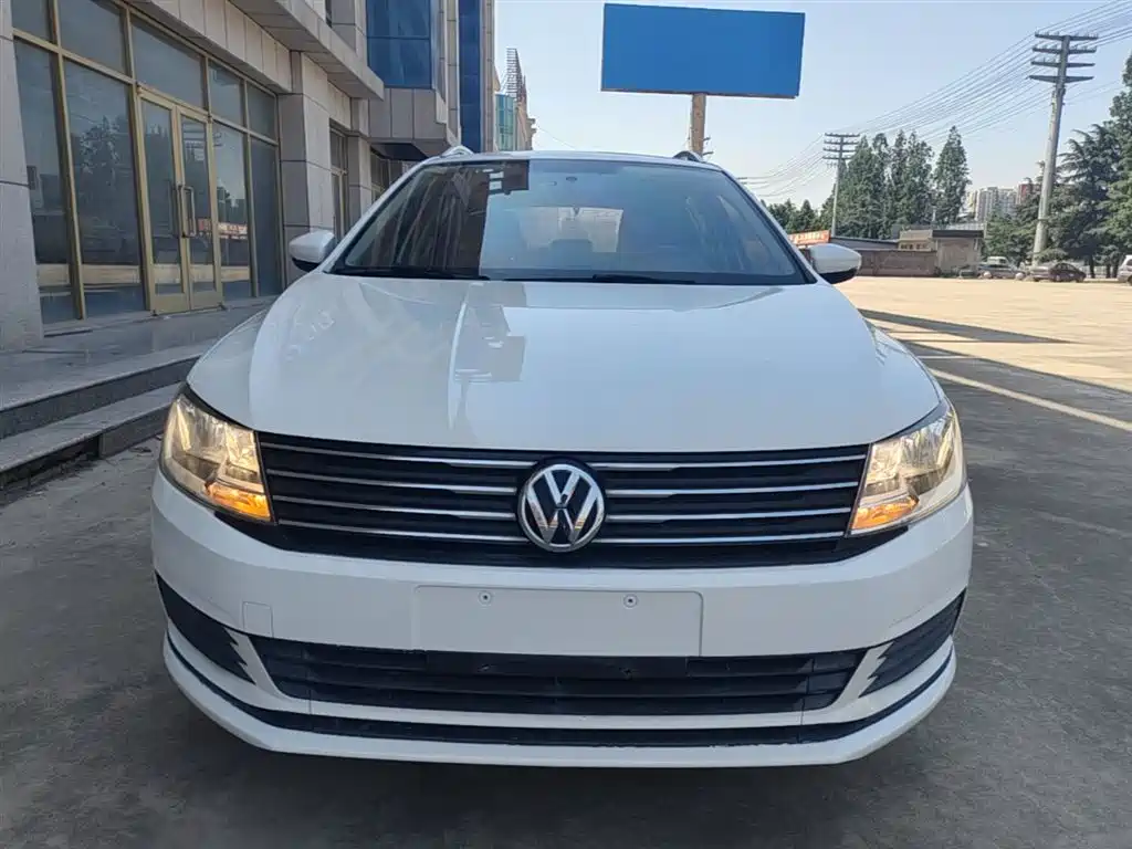 Volkswagen Lavida Tour 2017 1.6L Automatic Trend Edition фото 3
