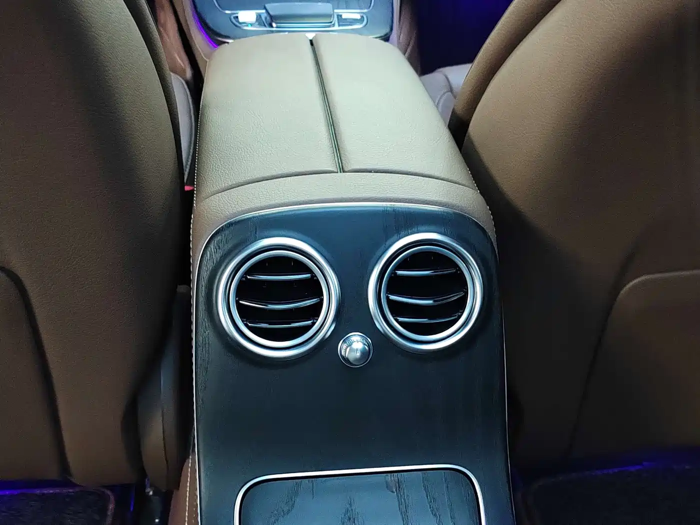 Mercedes-Benz E-Class, миниатюра 10