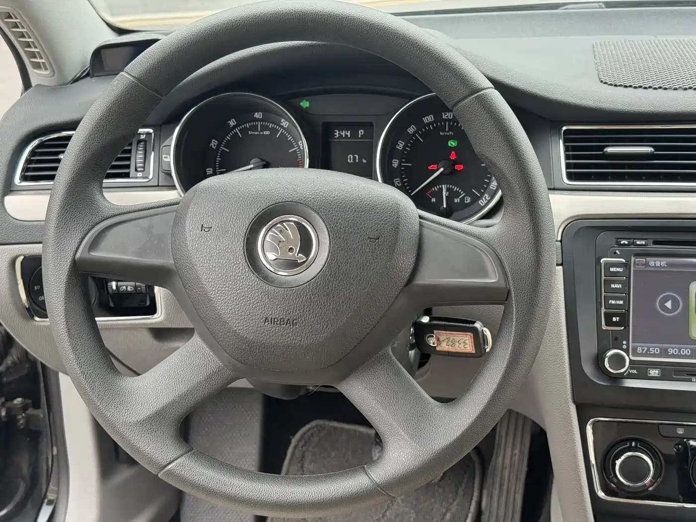 Škoda Superb 2013 1.4TSI DSG Gentleman Edition фото 23