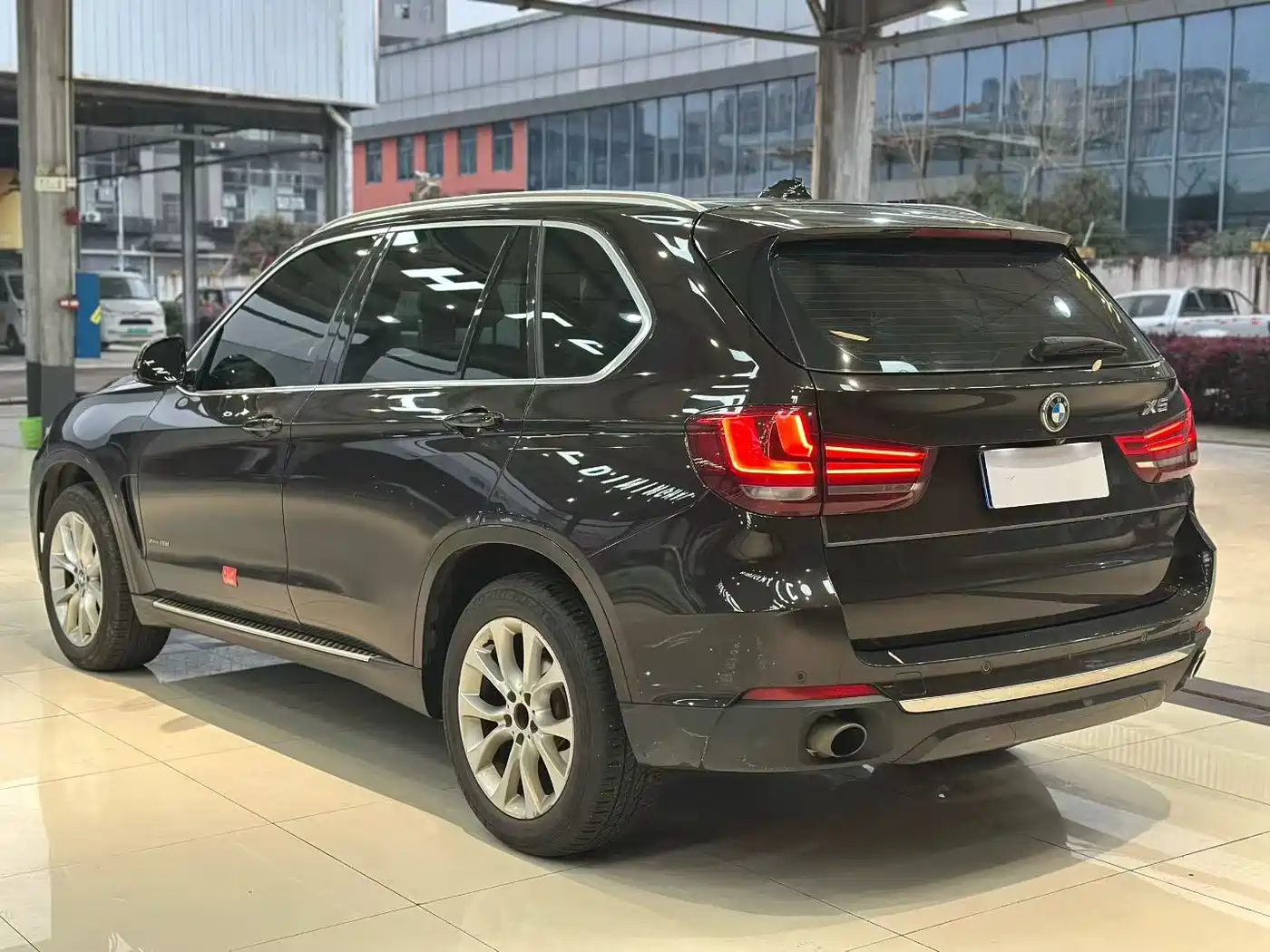 BMW X5 (Import) 2018 xDrive28i фото 6