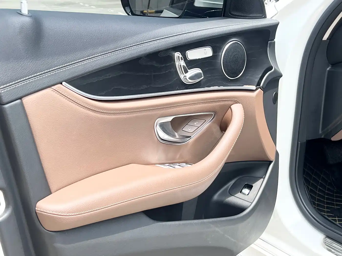 Mercedes-Benz E-Class 2019 E 200 L Sport фото 4