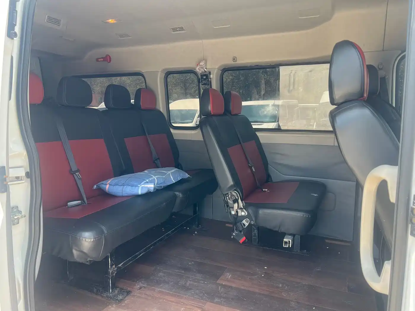 SAIC Maxus Xintu V80 2023 2.0T PLUS Manual All-round King Long Wheelbase Medium Roof 6/7/8/9-seater фото 6