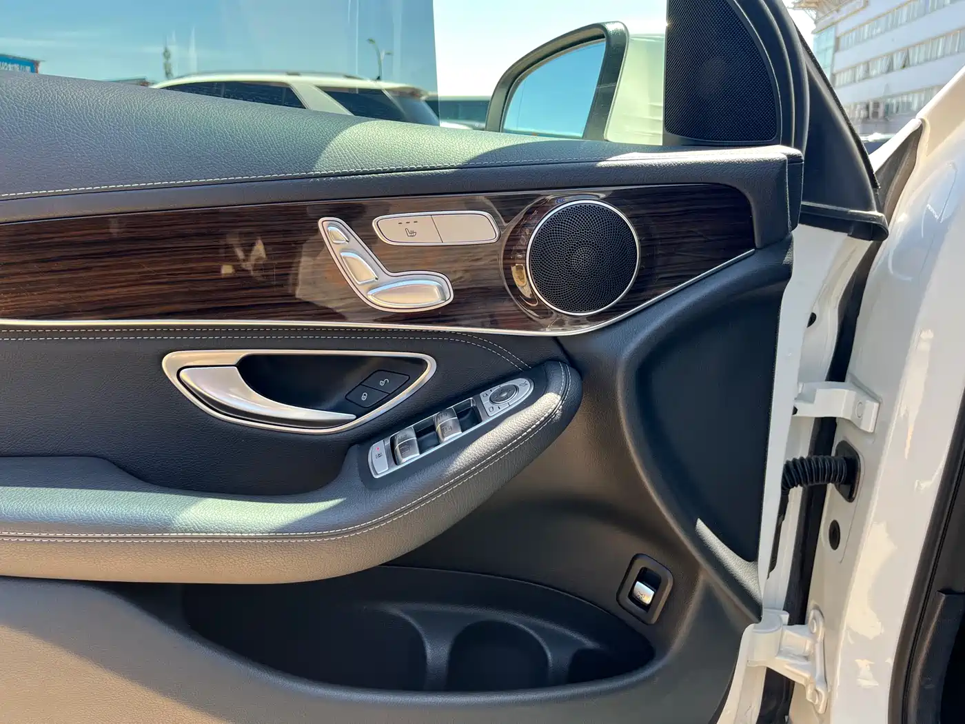 Mercedes-Benz GLC 2019 GLC 260 L 4MATIC Luxury фото 12